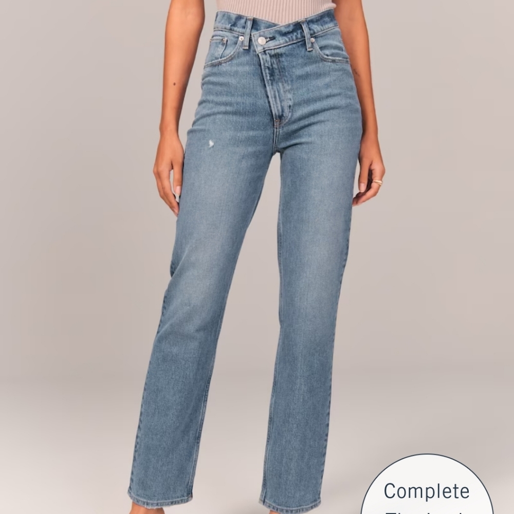 NWT Abercrombie & Fitch Ultra High Rise 90s Straight Jean